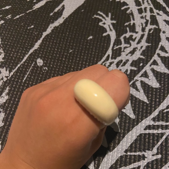 Cute ring!! - Picture 2 of 2